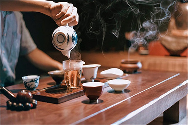 tac-dung-cua-tra-xanh-doi-voi-suc-khoe-rang-mieng3