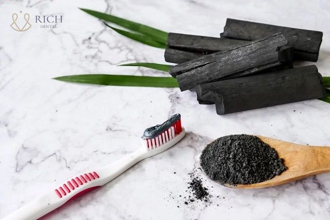 Tẩy trắng ẳng có bị vàng lại không tay-trang-rang-co-bi-vang-lai-khong