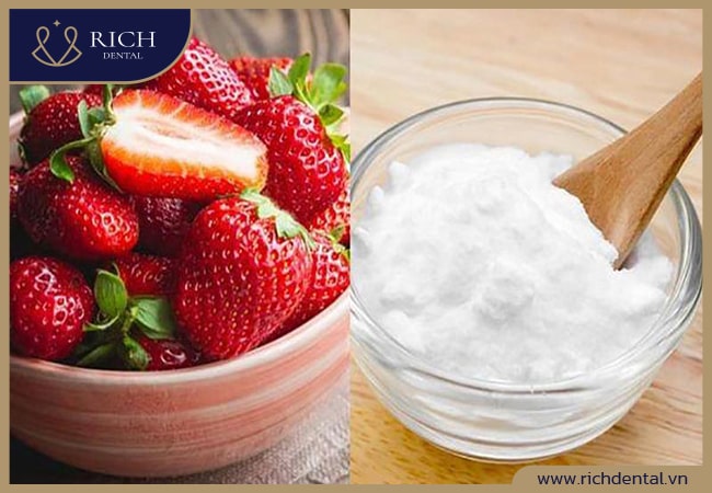 Bạn có thể sử dụng kết hợp dâu tây và baking soda để mang lại hiệu quả tẩy trắng răng tốt nhất